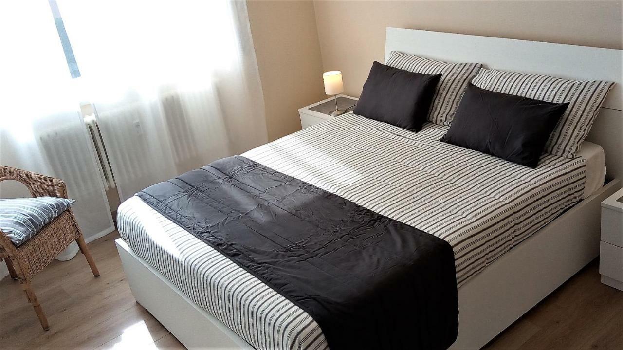 Lovely, Charming And Quiet In The Centre Air Conditioned And Free Private Garage Apartment *