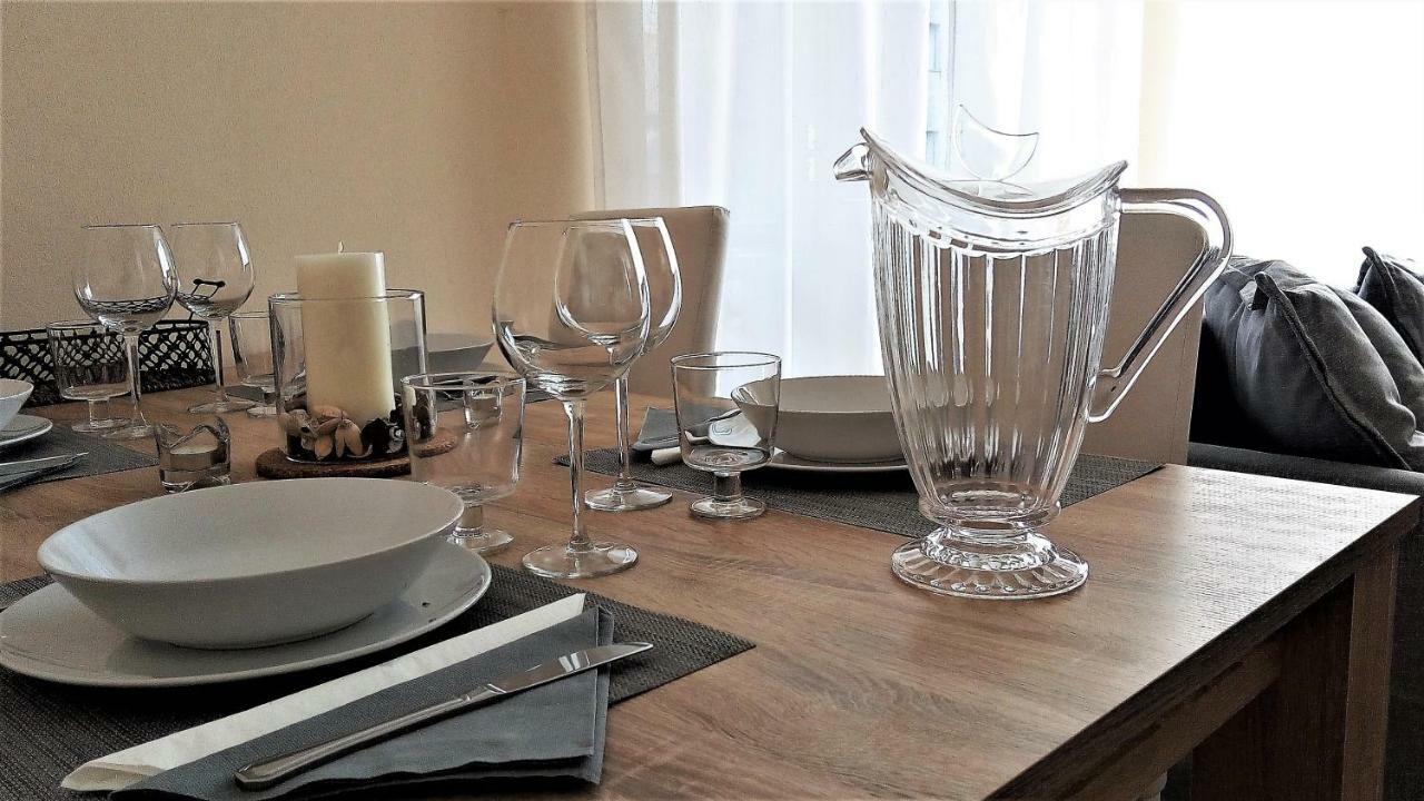 Lovely, Charming And Quiet In The Centre Air Conditioned And Free Private Garage Apartment Como